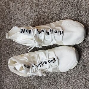 Hello Mr. Lin Innovative White Sneakers with Lattice Sole